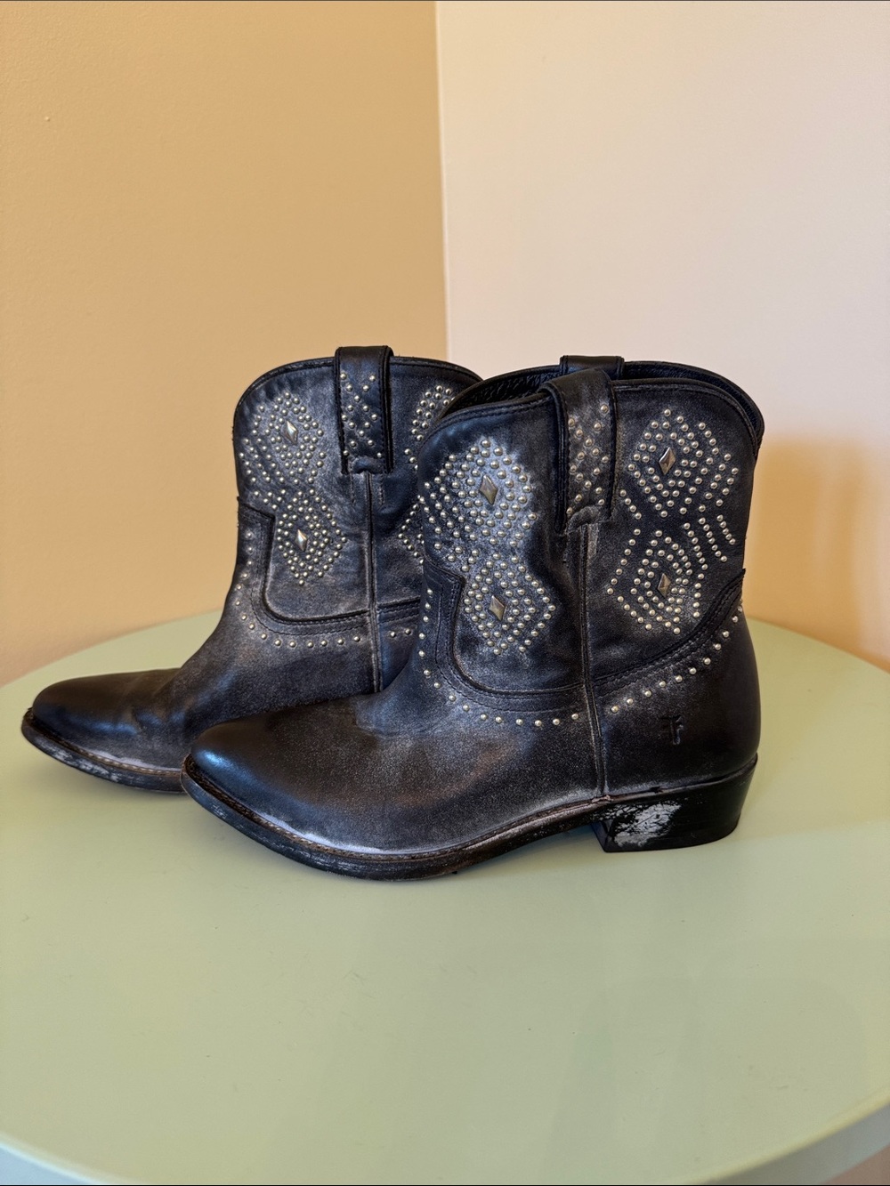 Frye size 7 charcoal/black Great condition studded